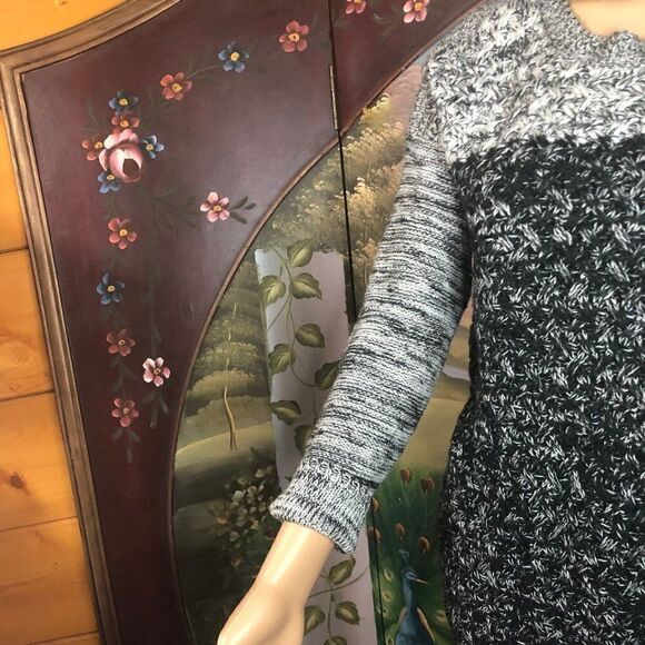 Women's Grey/Black Knit L/S Sweater-M - Picture 3 of 4
